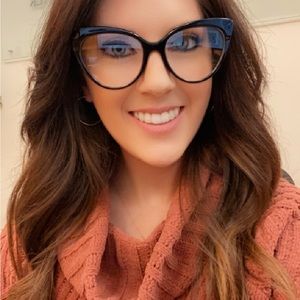 Meet your Posher, Liz